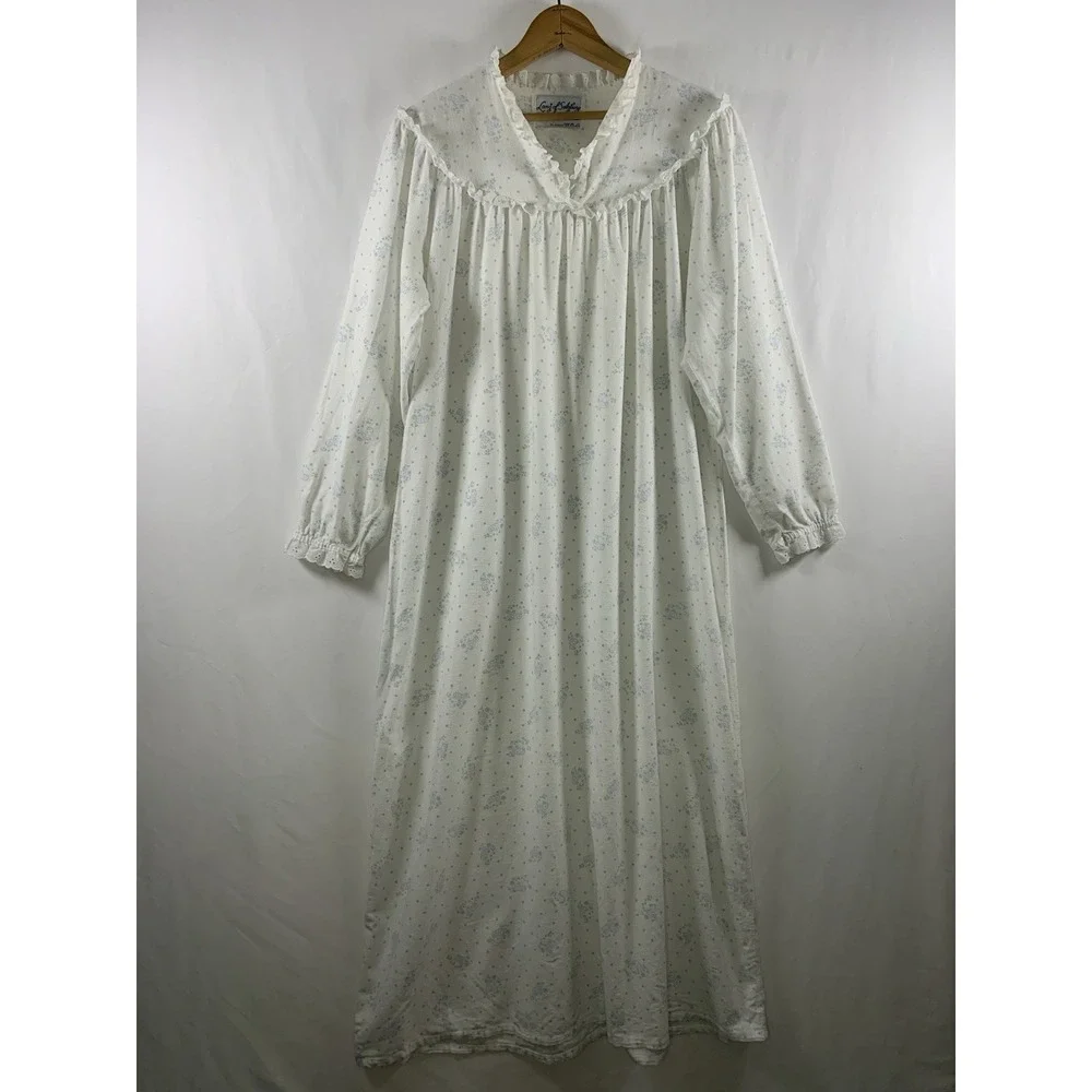 VTG Lanz of Salzburg Flannel Sheep Nightgown Size M Prairie Cottage Lace Trim